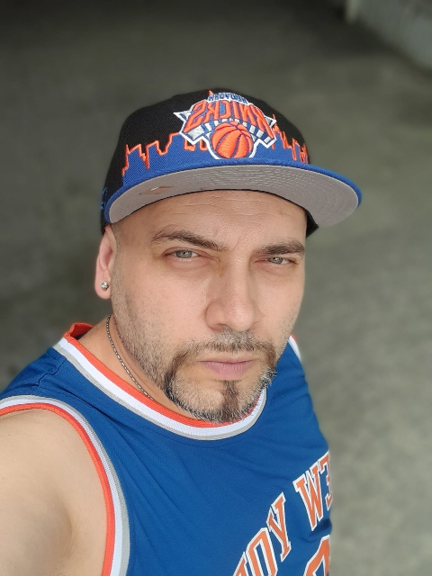 Florin Cristian (Tonik Obiektiv): Povestea unui veteran care transformă pasiunea într-un manifest cultural - Cuvinte și Cafea
