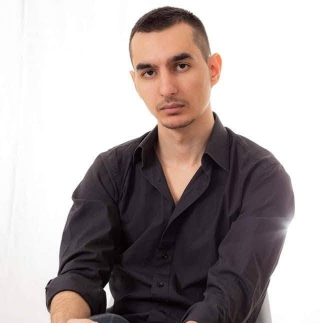 Drumul pe care nu se calcă ușor: Alexandru Cruceru și curajul de a lua totul de la zero - Cuvinte și Cafea